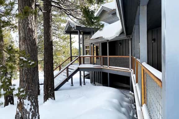 Spacious Mountain Modern /Spa, BBQ, Chef’s Kitchen - Image 1